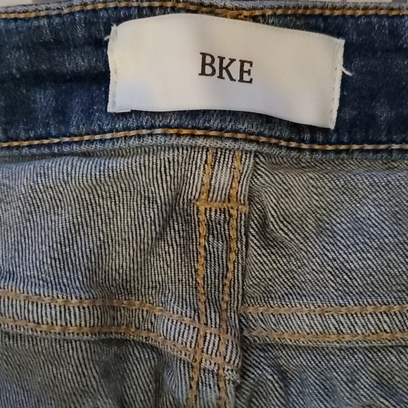 Shorts - Picture 3 of 4